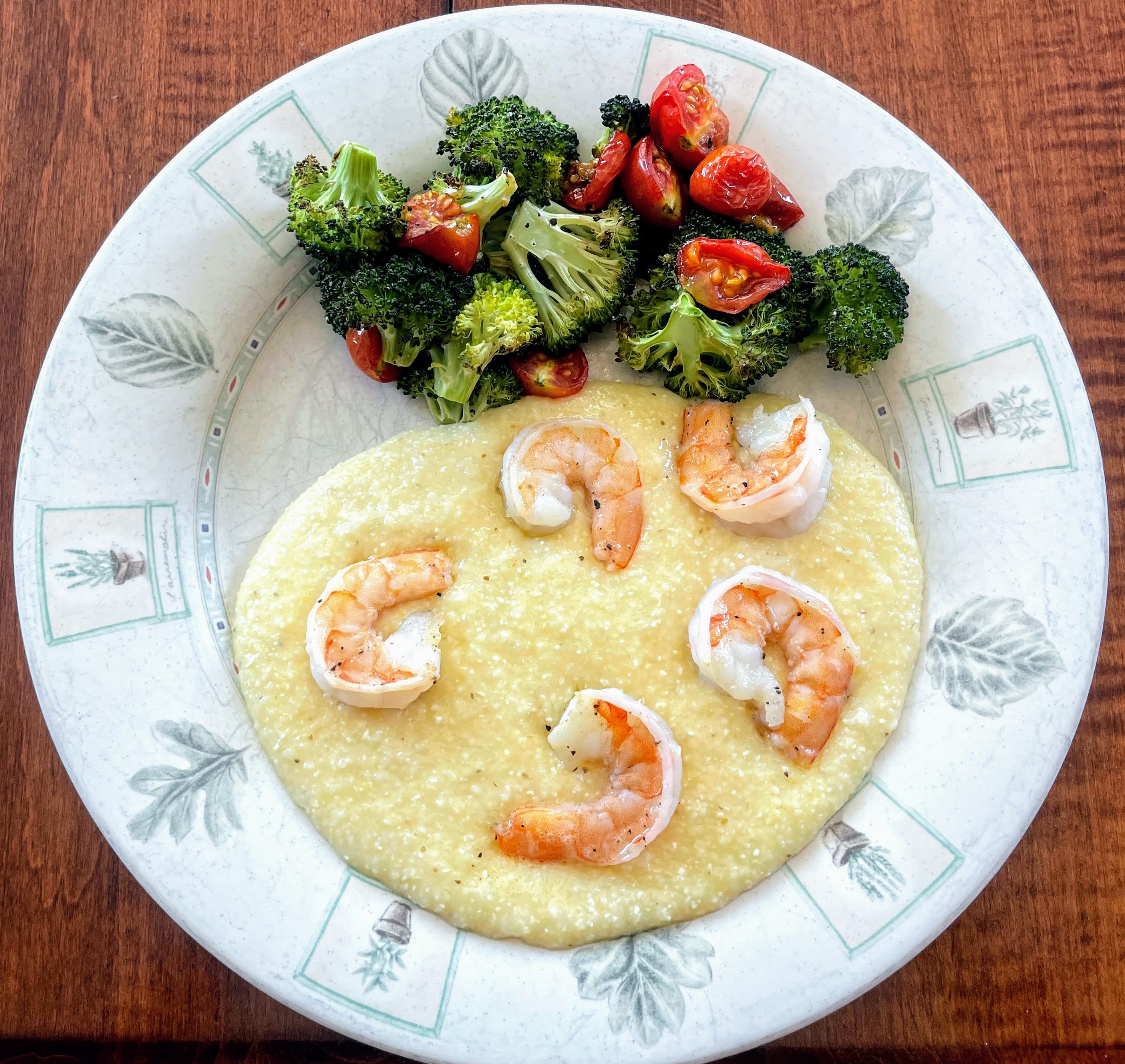 Quick Shrimp and cheddar grits