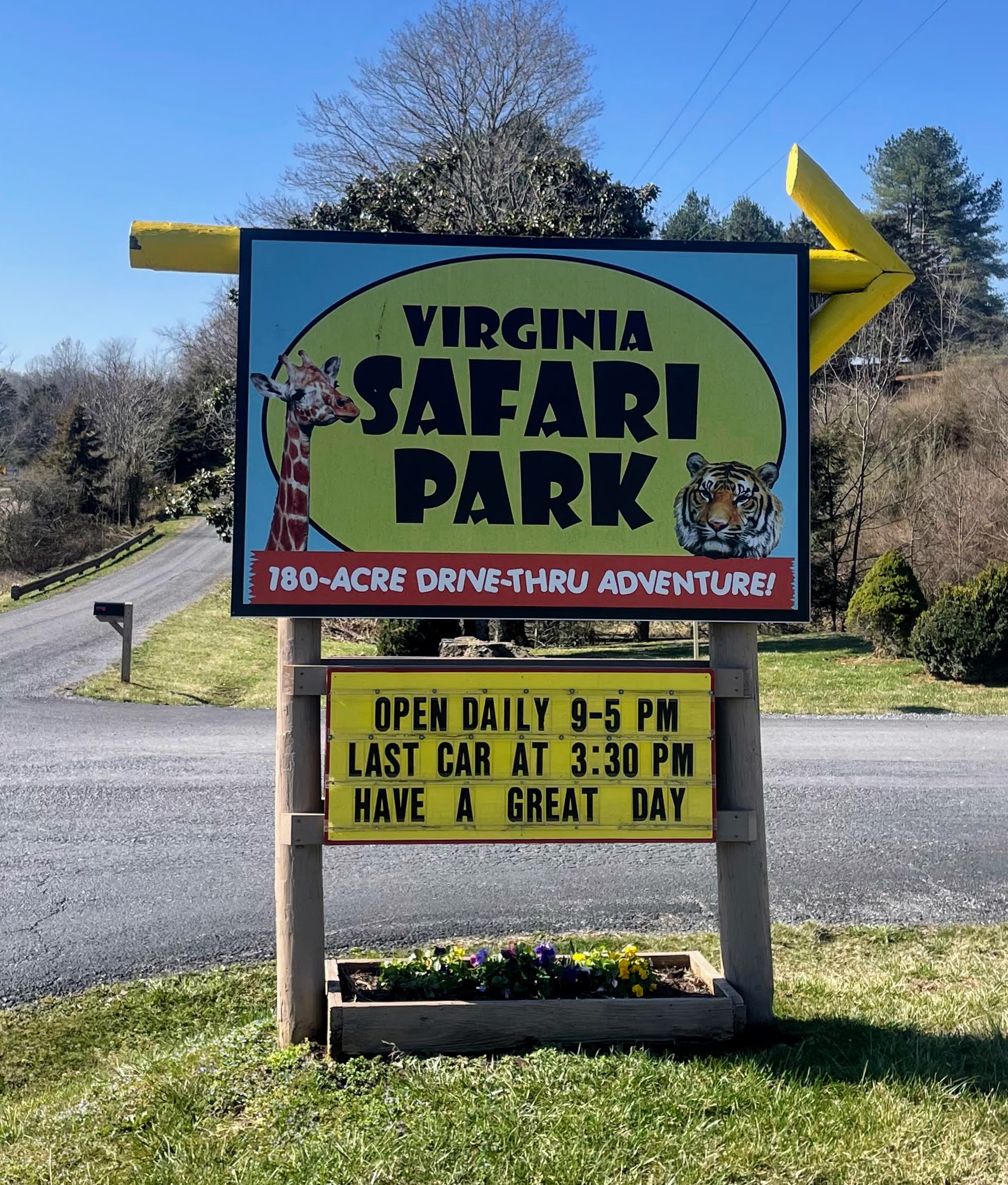 Virginia Safari Park Sign